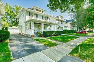 46 Winbourne Rd, Rochester, NY 14611