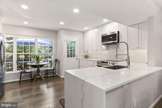 8078 Sebon Dr, Vienna, VA 22180