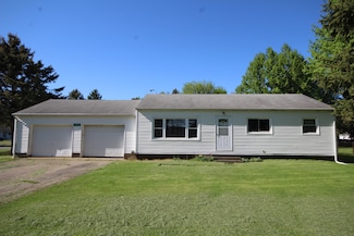 13687 W Tremblay Dr, Vicksburg, MI 49097