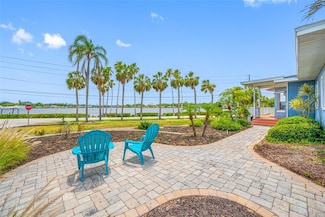 401 Whitcomb Blvd, Tarpon Springs, FL 34689