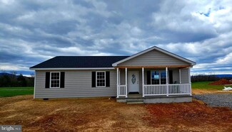 192 Reservoir Ave, Luray, VA 22835