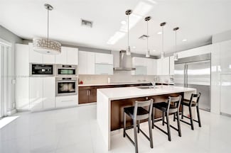 4424 E Whitewater Ave, Weston, FL 33332