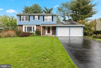 27 Colleen Cir, Ewing, NJ 08638