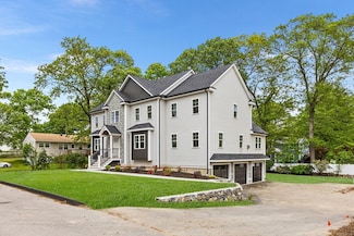 18 Hillsdale Ave, Burlington, MA 01803