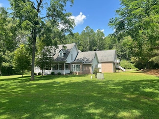 100 Country Club Ct, Terra Alta, WV 26764