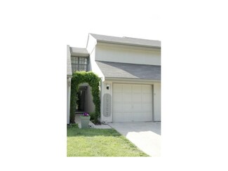 12202 Charlotte St, Kansas City, MO 64146