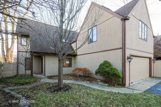 13045 Atkinson Rd, Lake Bluff, IL 60044