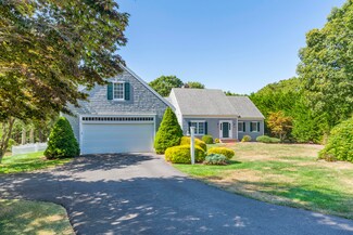 10 Harding Ln, Harwich, MA 02645
