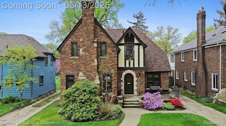 18925 Birchcrest Dr, Detroit, MI 48221