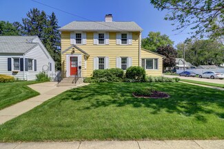 531 E Chamberlin St, Dixon, IL 61021
