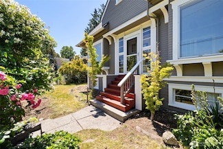 5643 20th Ave NE, Seattle, WA 98105