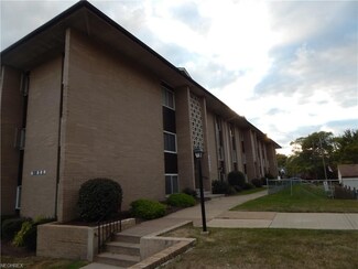 10416 N Church Dr Unit 317, Parma Heights, OH 44130