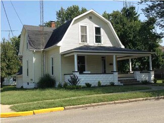 822 N Main St, Bicknell, IN 47512