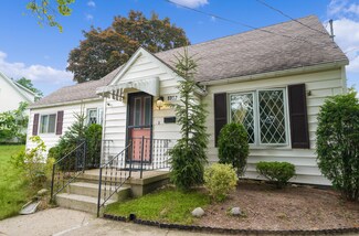 1337 Arianna St NW, Grand Rapids, MI 49504