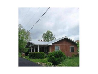 108 Pilgrim St, Perryopolis, PA 15473