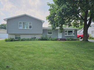 1110 Landon Ave, Winthrop Harbor, IL 60096
