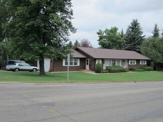 1202 Ward Rd, Bismarck, ND 58501