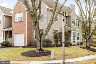 62 Piccadilly Cir Unit 225, Doylestown, PA 18901