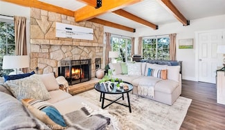 514 N Emerald Dr, Lake Arrowhead, CA 92321