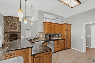 407 N 40th St, Rogers, AR 72756