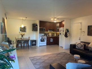 771 NE 199th St Unit 103, Miami, FL 33179