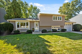 1545 Ronzheimer Ave, Saint Charles, IL 60174