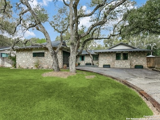 429 Skyforest Dr, San Antonio, TX 78232