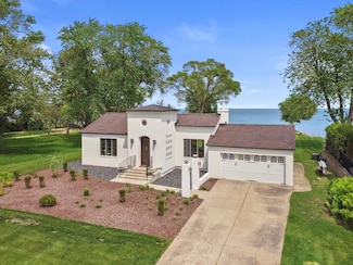 9237 Lakeshore Dr, Pleasant Prairie, WI 53158
