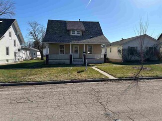 208 Walnut St, Tipton, IA 52772