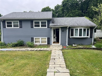 22 Oriole Dr, Poughkeepsie, NY 12601