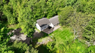 92 Camden Rd, Hope, ME 04847