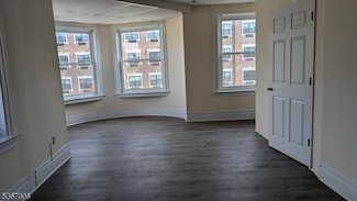 1 Westfield Ave W, Roselle Park, NJ 07204