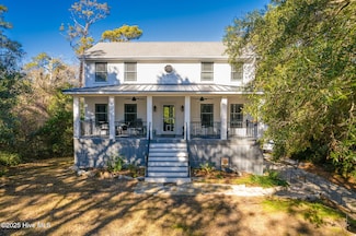 114 Hawthorne Dr, Pine Knoll Shores, NC 28512
