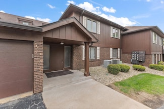 2545 E Lakeshore Dr, Crown Point, IN 46307