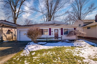 29322 Nehls Park Dr, Wickliffe, OH 44092