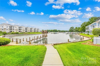 1016 Southwest Dr Unit 16, Davidson, NC 28036