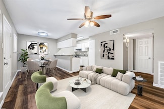 1529 Wirt Rd Unit 19, Houston, TX 77055