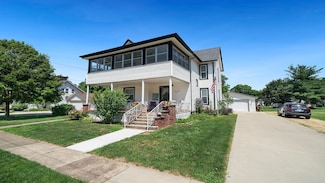 215 E 3rd St, Byron, IL 61010