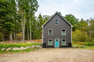 79 Start Rd, Camden, ME 04849