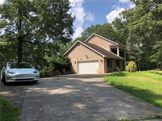 208 Timber Trail Rd, Charleston, WV 25304