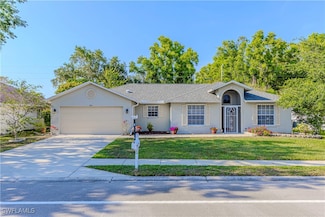 841 Charlemagne Blvd, Naples, FL 34112