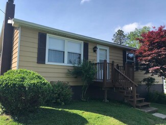 813 13th St, Windber, PA 15963
