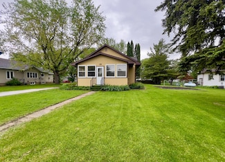 16 State St E, Kensington, MN 56343