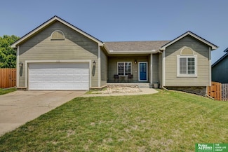 1608 Old Gaelic St, Bellevue, NE 68123
