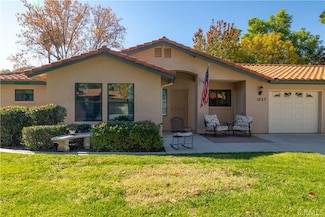 1057 Clubhouse Dr, Hemet, CA 92545