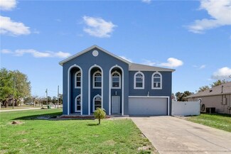 541 Blackstone Ave, Deltona, FL 32725