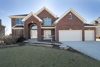 26432 Silverleaf Dr, Plainfield, IL 60585