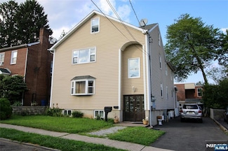 15 Cliff St, Haledon, NJ 07508