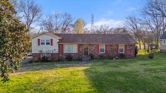 129 Lake Point Dr, Gallatin, TN 37066