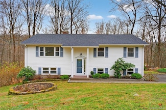 1159 Winding Ct, Mohegan Lake, NY 10547